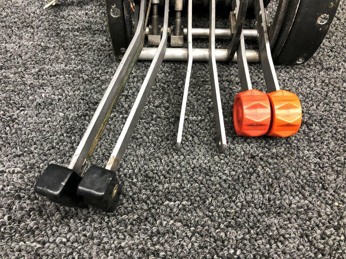 Cessna 5091504-7 Cessna 402C Engine Quadrant Control Assembly