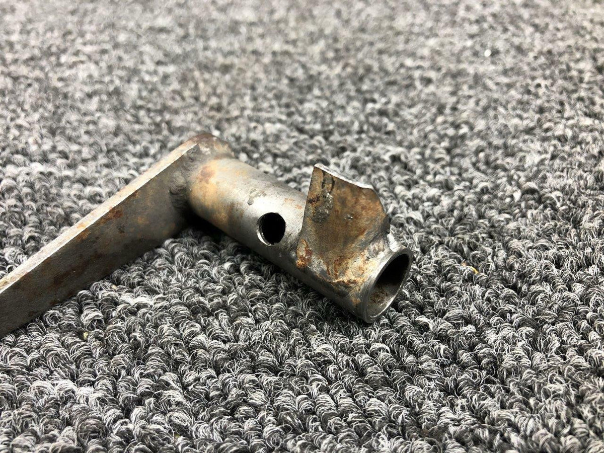 Cessna 5250118-4 Cessna 402C Cowl Flap Arm Assembly RH