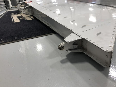 Cessna 5131020-28 USE 5131020-57 Cessna 402C Vertical Stabilizer Assembly