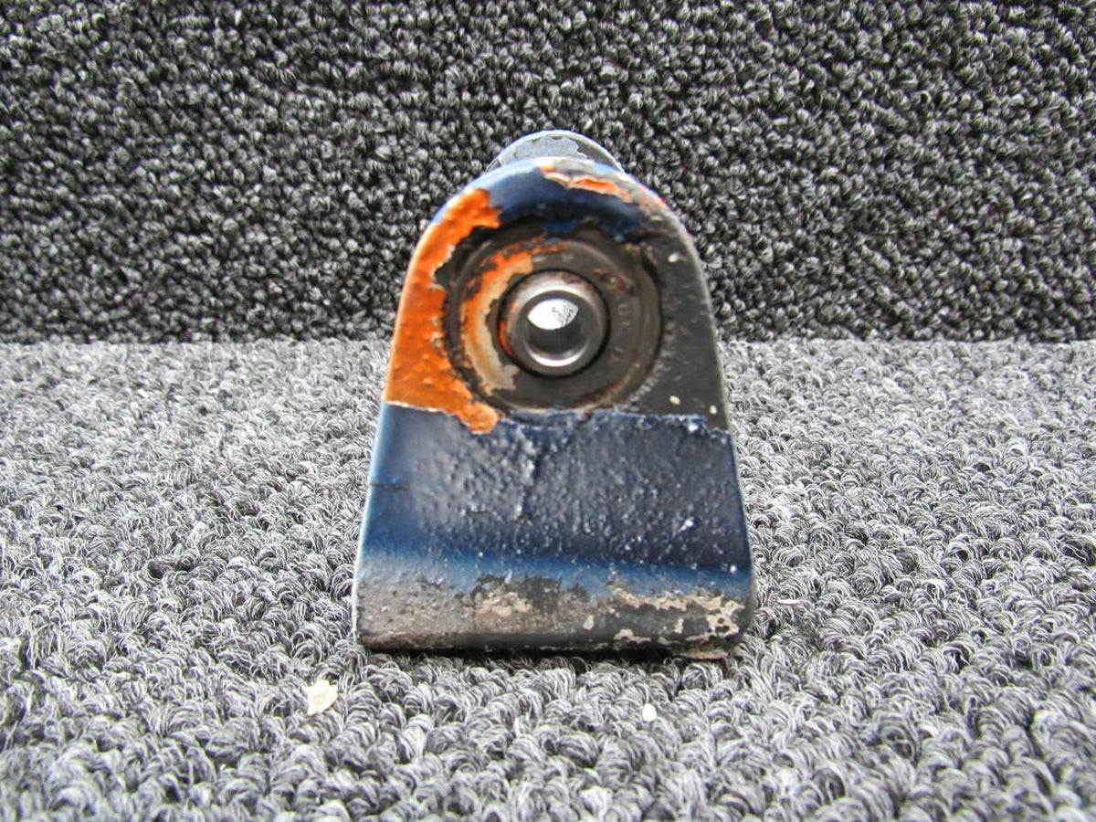 Beechcraft 96-610012-15 USE 96-610012-21 Beechcraft 95-B55 Elevator Hinge Assy