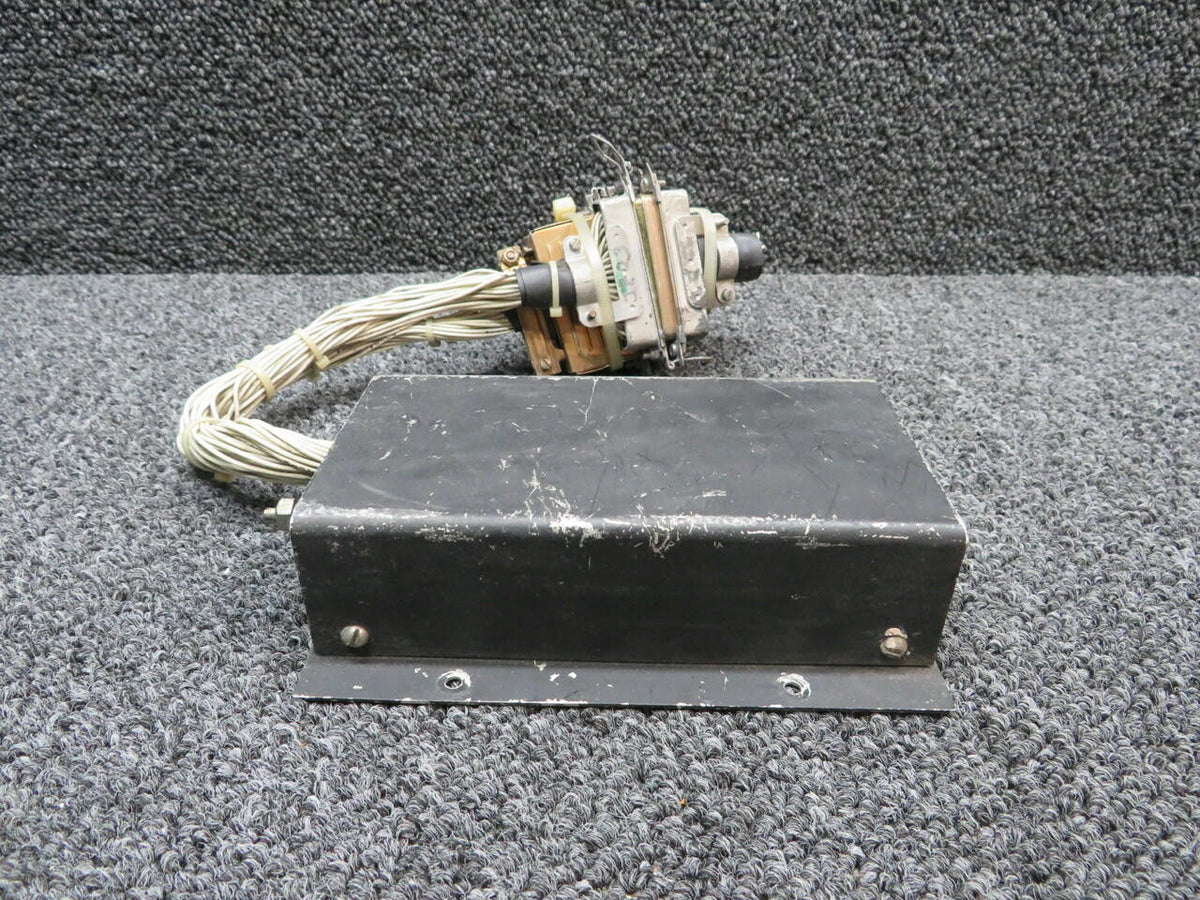 Cessna 9455002-16 Cessna 402C Avionics Diode and Light Logic Box Volts 28