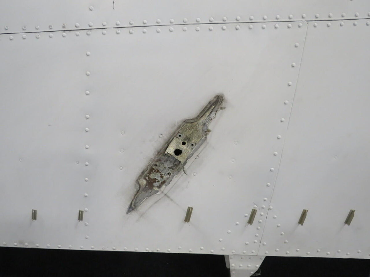 Cessna 5131020-28 USE 5131020-57 Cessna 402C Vertical Stabilizer Assembly
