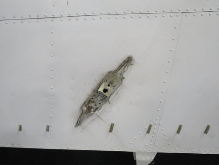 Cessna 5131020-28 USE 5131020-57 Cessna 402C Vertical Stabilizer Assembly