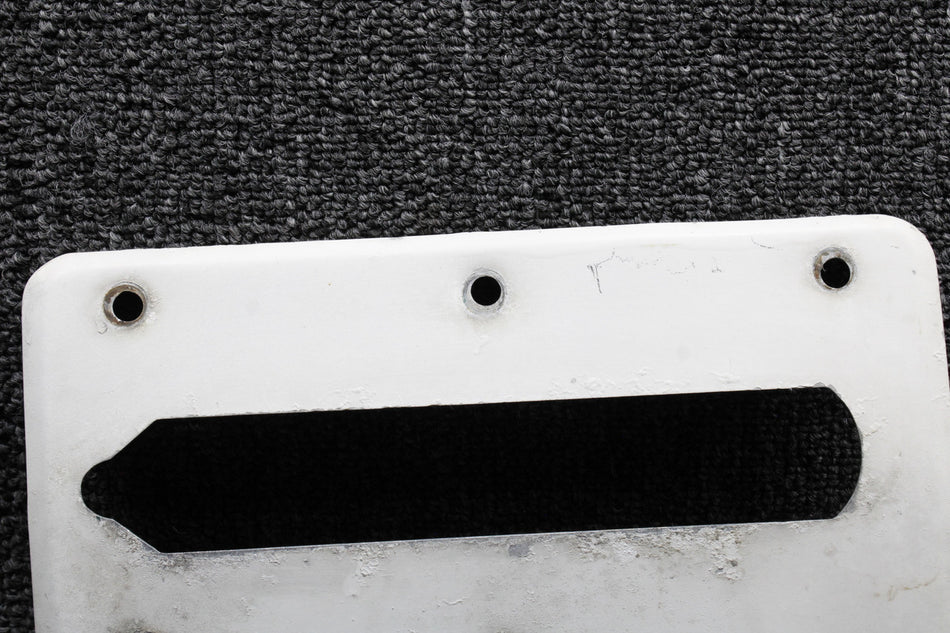 0511071-4 Cessna 172D Landing Gear Fillet Plate RH (White)