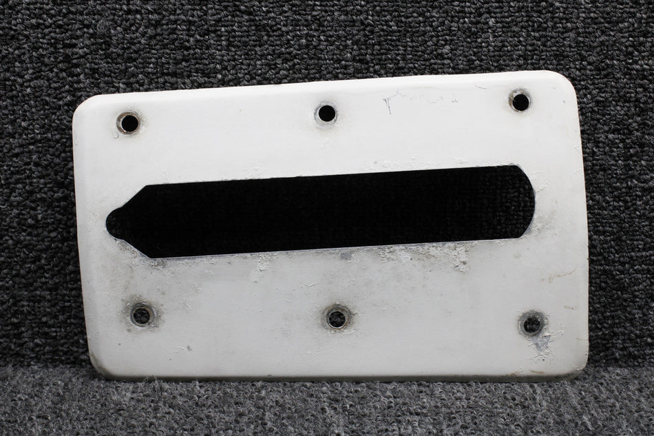 0511071-4 Cessna 172D Landing Gear Fillet Plate RH (White)