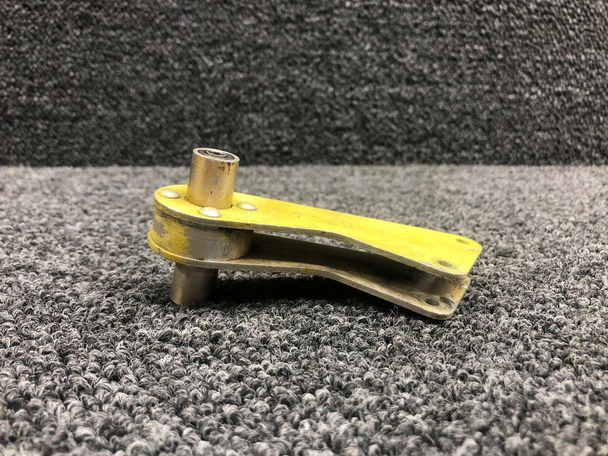 Mooney 913031 / 913031-000 Old P/N 7221 Mooney M20B Elevator Bellcrank Bracket