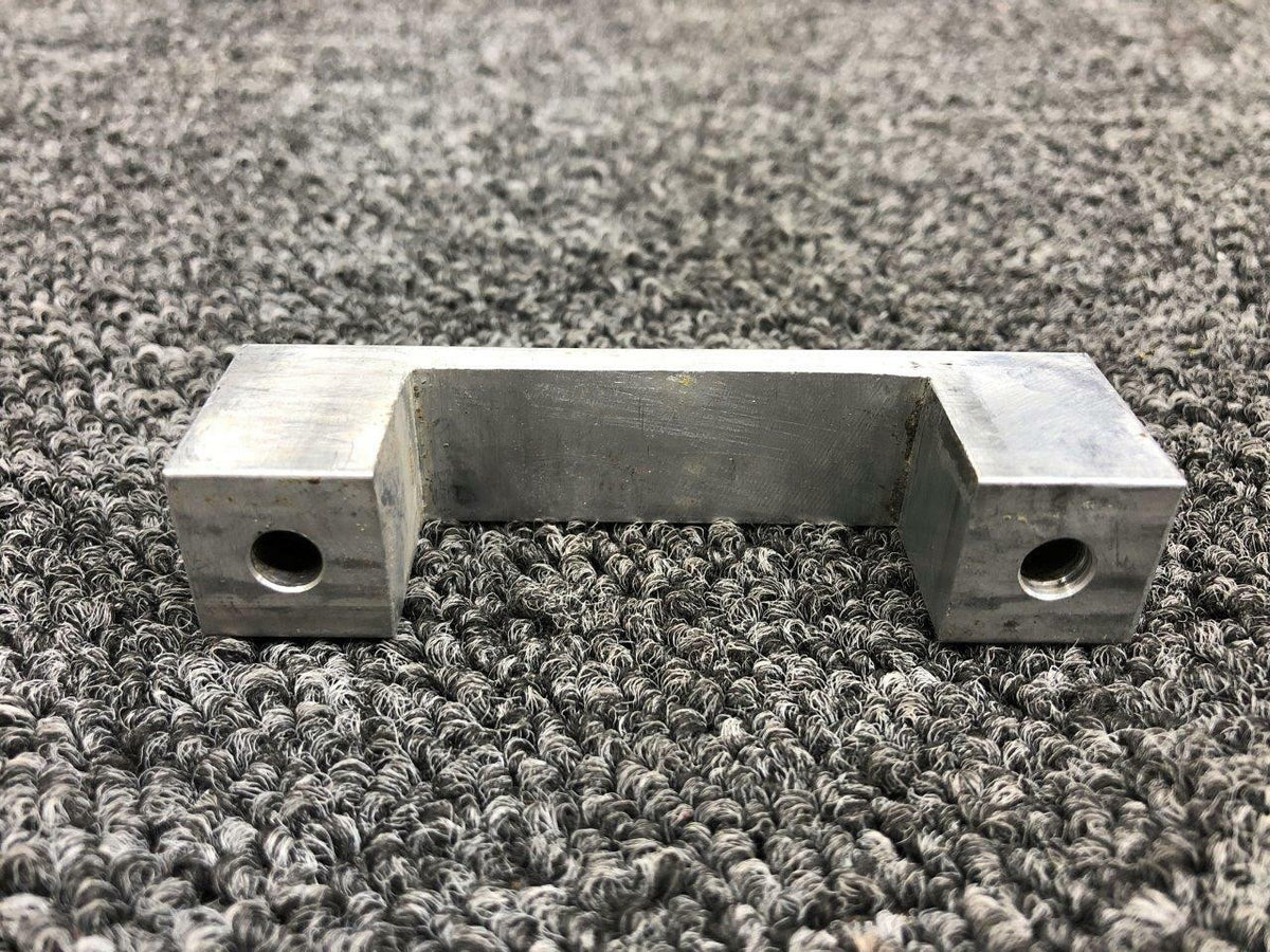 Mooney 8270 USE 840006-000 Mooney M20B Step Bearing Block