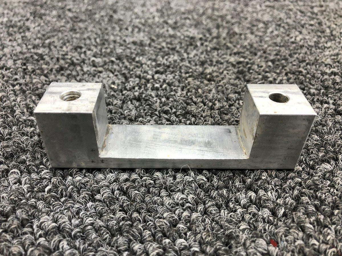 Mooney 8270 USE 840006-000 Mooney M20B Step Bearing Block