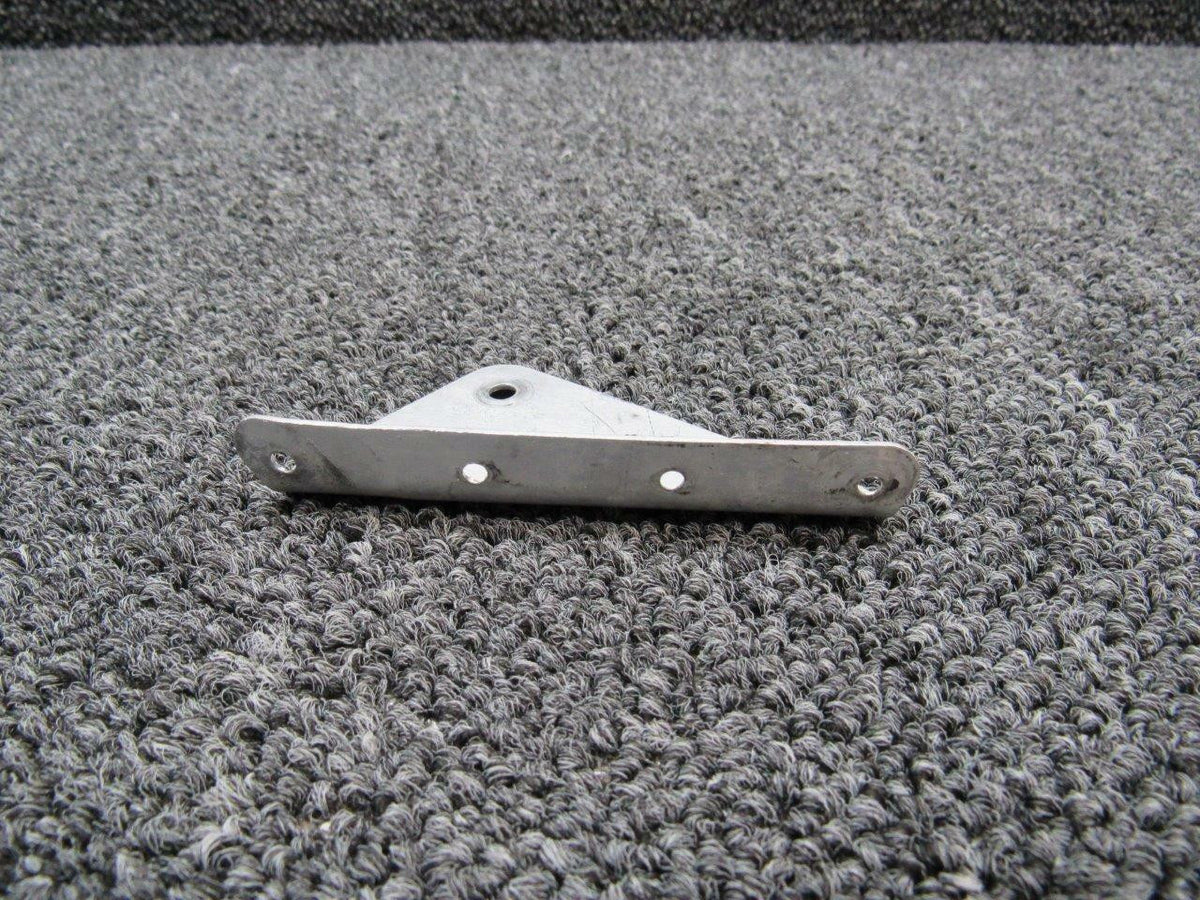 Cessna 2213060-1 Cessna TR182 Bracket LH AFT