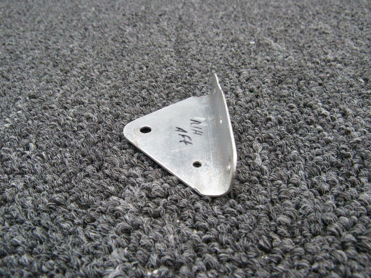 Cessna 2213061-2 Cessna TR182 Bracket RH Forward