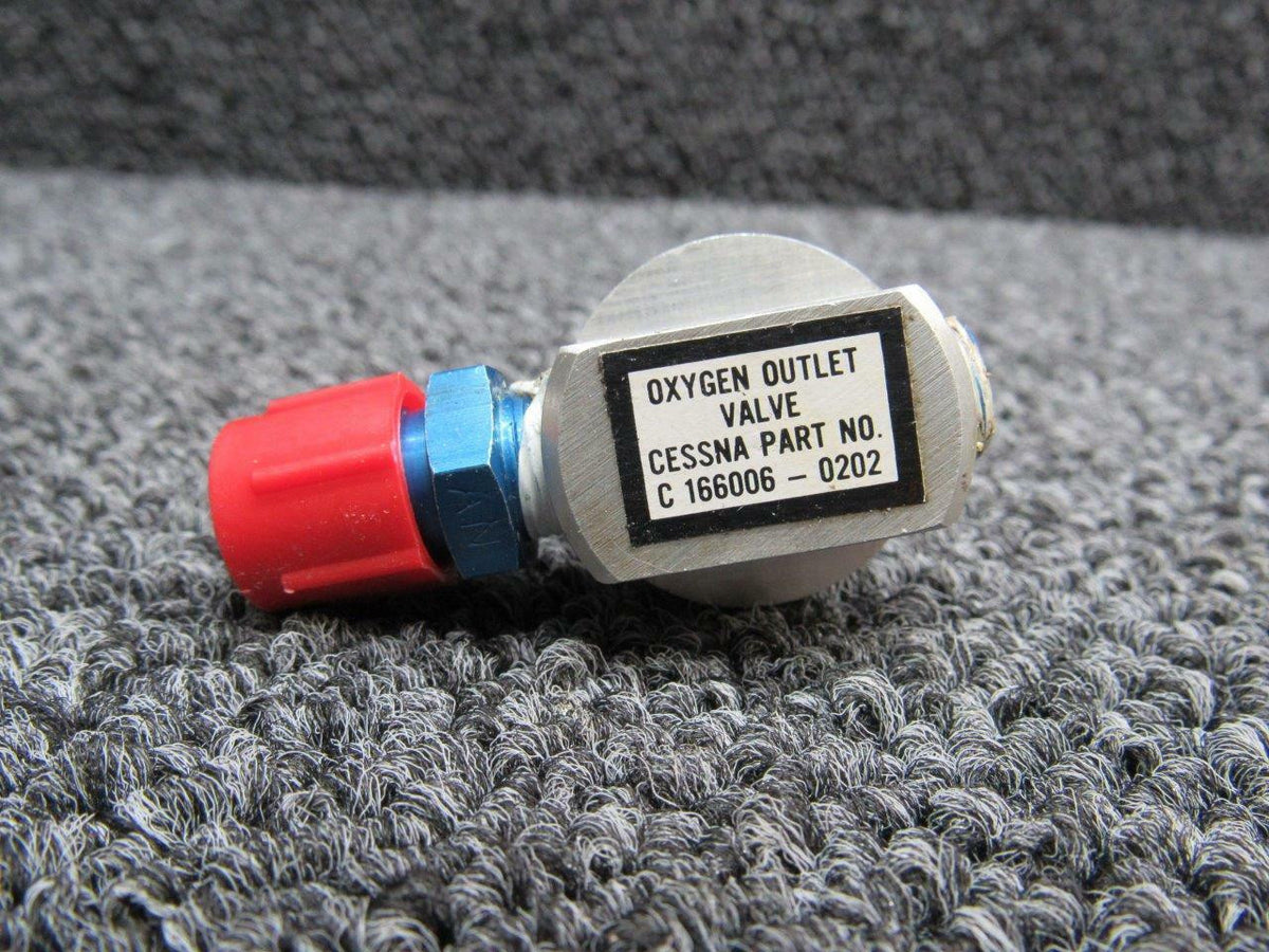 Cessna C166006-0202 Cessna 402C Oxygen Outlet Valve Assembly