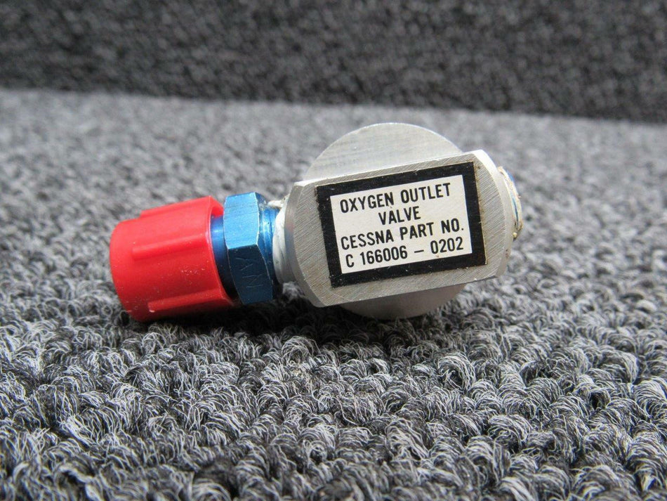 Cessna C166006-0202 Cessna 402C Oxygen Outlet Valve Assembly