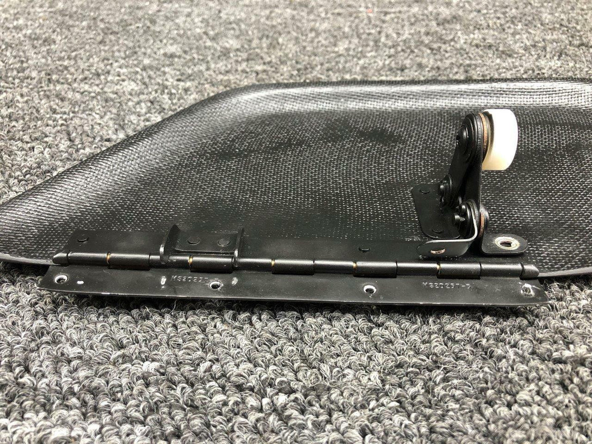 Robinson C425-1 and A425-17 Robinson R44 Forward Door Vent LH W/ Hinge Red