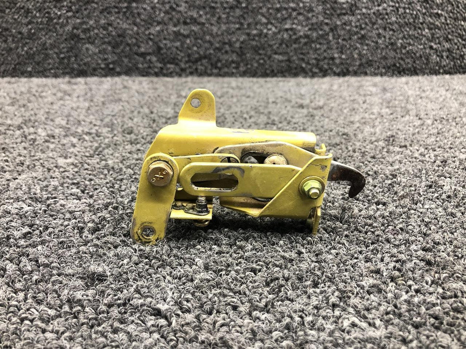 Beech 35-410456-41 Beech F33A Cabin Door Upper Latch Assembly