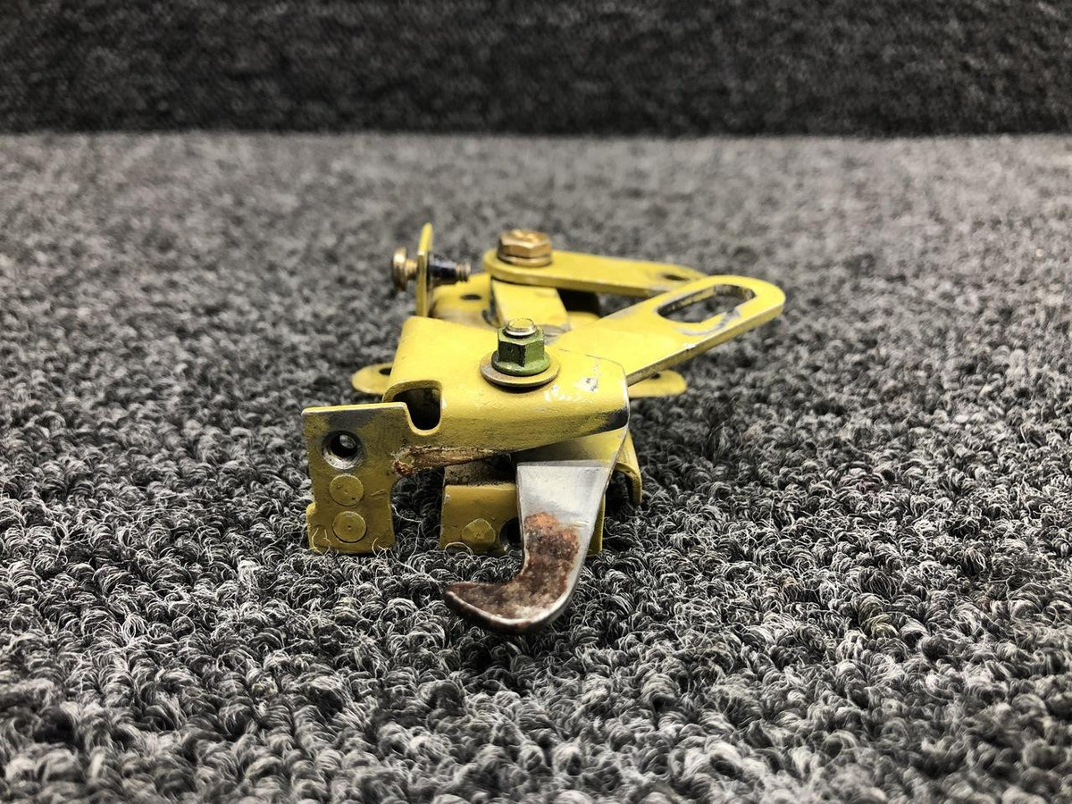 Beech 35-410456-41 Beech F33A Cabin Door Upper Latch Assembly