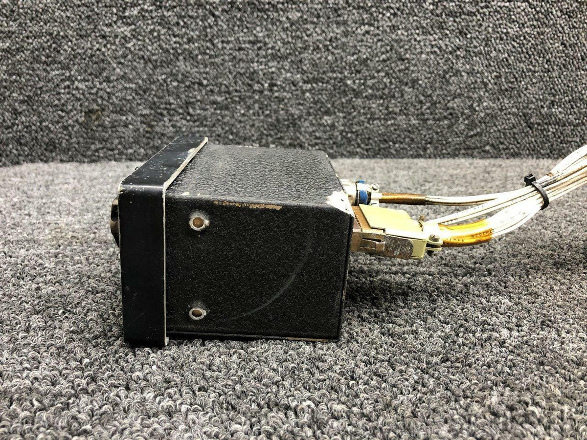 Navomatic 35670-1028 M/N C-520B Cessna 401 Navomatic Autopilot Controller 28V CORE
