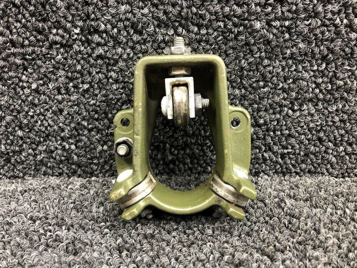 Cessna 5015077-2 WEU 5215077-2 Cessna 401 Control Column Support LH / RH