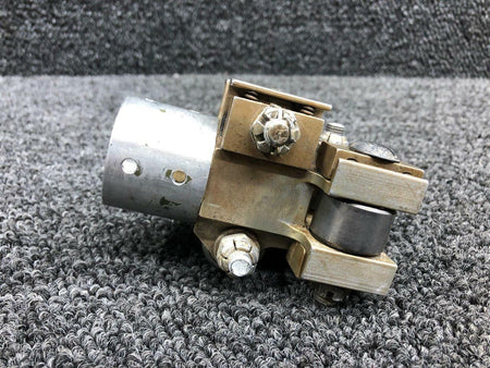 Cessna 5015017-1 Cessna 401 Control Yoke Roller Support LH / RH