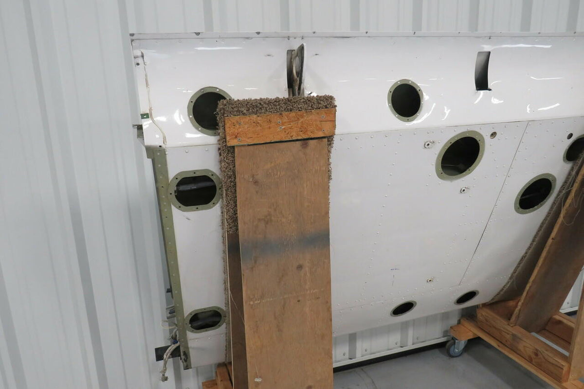 Cessna 0522644-18 0520018-14/0523080-34 Cessna 172S RH Wing Assembly