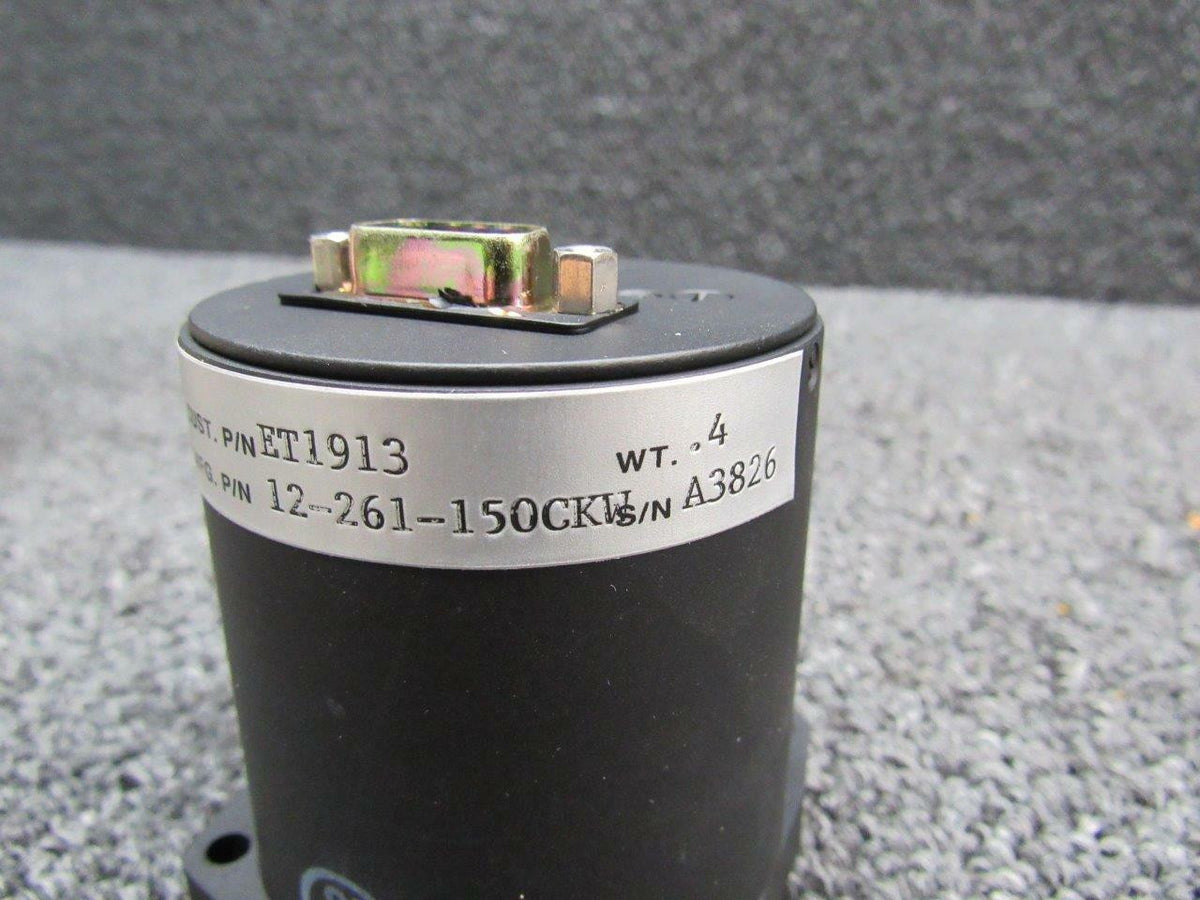 UMA 12-261-150CKW USE ET-1913 UMA Oil Temperature Gauge NEW OLD STOCK