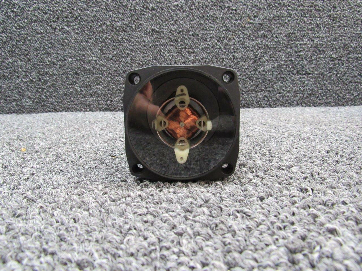 UMA T04213U150P08W UMA Oil Pressure Gauge NO DIAL NEW OLD STOCK