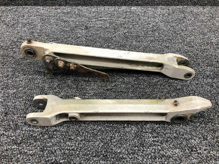 Cessna 0841103-7 / 0841102-4 Cessna 320 Main Gear Side Link Assy LH W/ Uplock Hook
