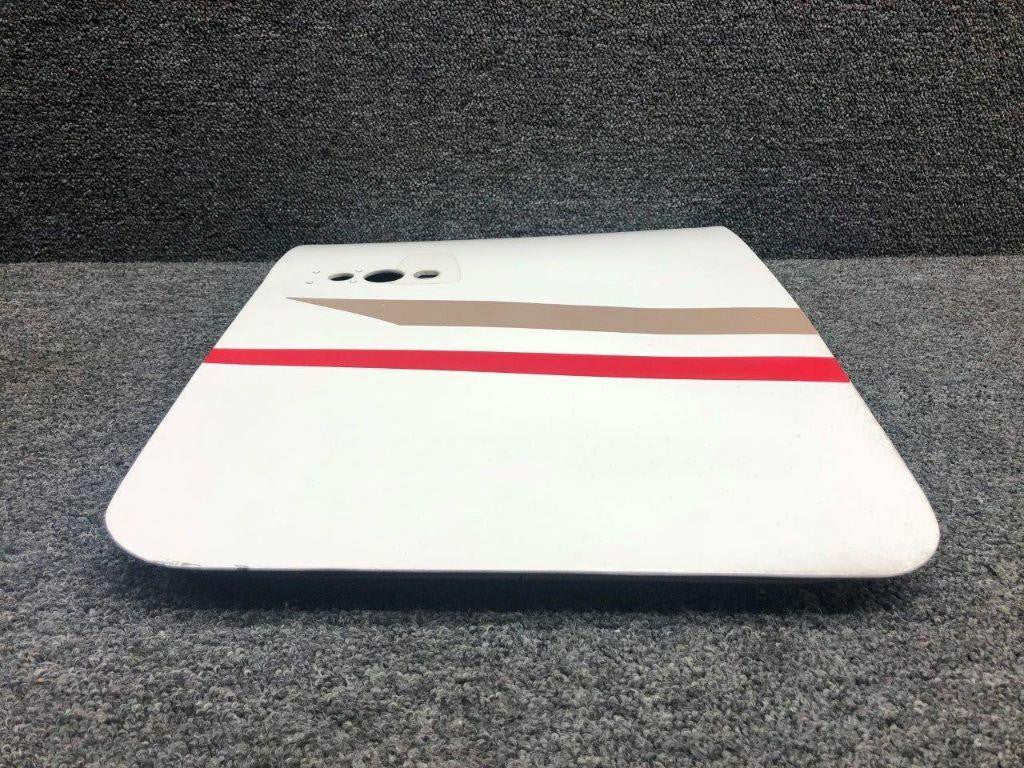 Cessna 0717037-6 USE 0717037-8 Cessna 172S Baggage Door Assembly