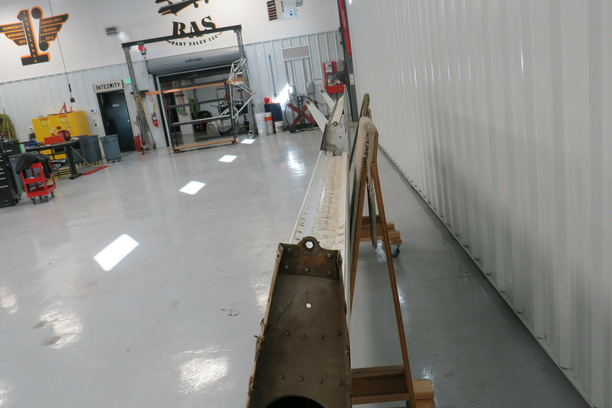 Beech 169-110000-690 Beech 23 RH Wing Assembly