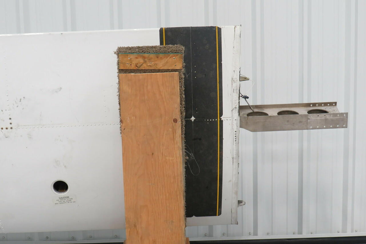 Beech 169-110000-690 Beech 23 RH Wing Assembly