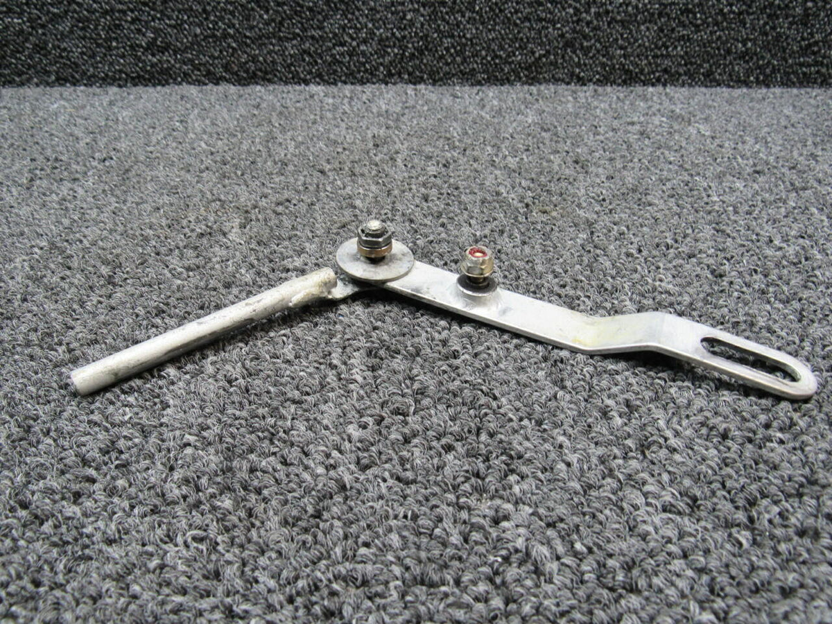 Cessna 1722082-7 / 1722086-6 Cessna 177RG Arm Assy Lever W/ Guide Control