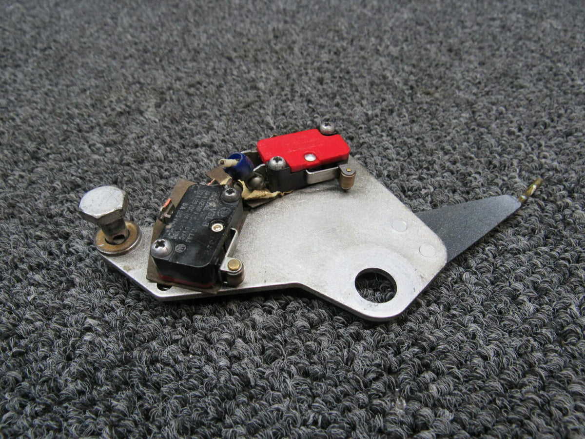 Cessna 1562033-18 Cessna 177RG Arm Assembly Flap Control