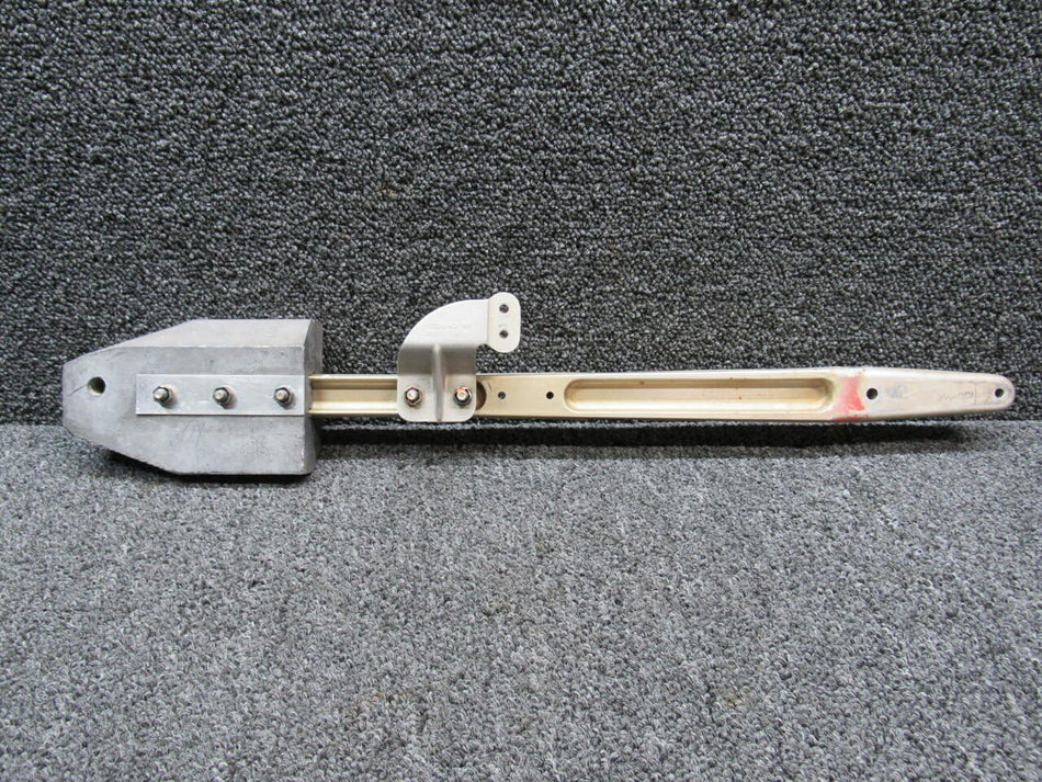 Cessna 1732034-5 / 1732033-5 Cessna 177RG Balance Arm Assembly W/ Weight