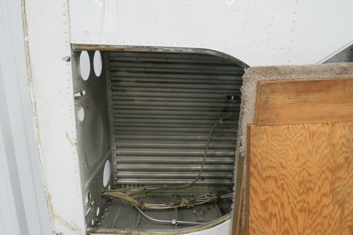 Beech 35-115388-26 Beech V35 RH Wing Assembly