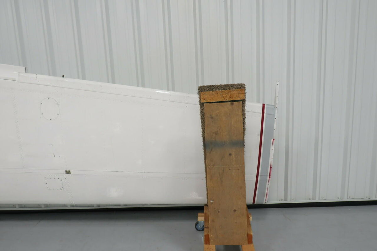 Beech 35-115388-26 Beech V35 RH Wing Assembly