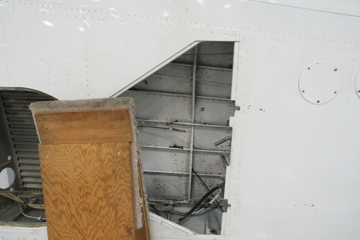 Beech 35-115388-26 Beech V35 RH Wing Assembly