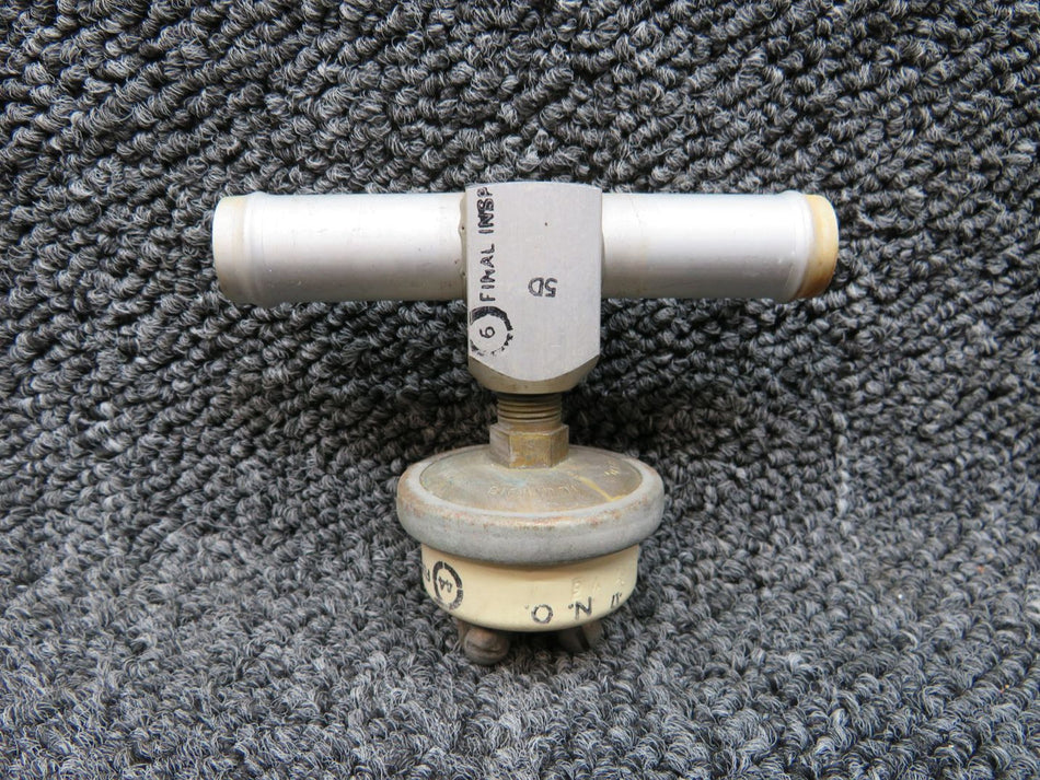 2E14-2-17 Beechcraft 58P Airborne De-Ice Switch Assembly (Volts: 28)