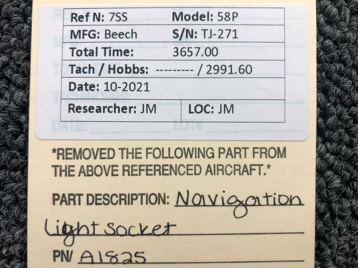 Beechcraft A1825 Beechcraft 58P Navigation Light Socket