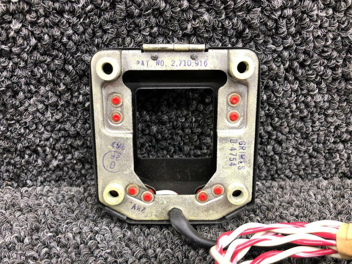 Grimes B-4754 Grimes Fixture Light Assembly Volts 14-28 NEW OLD STOCK SA