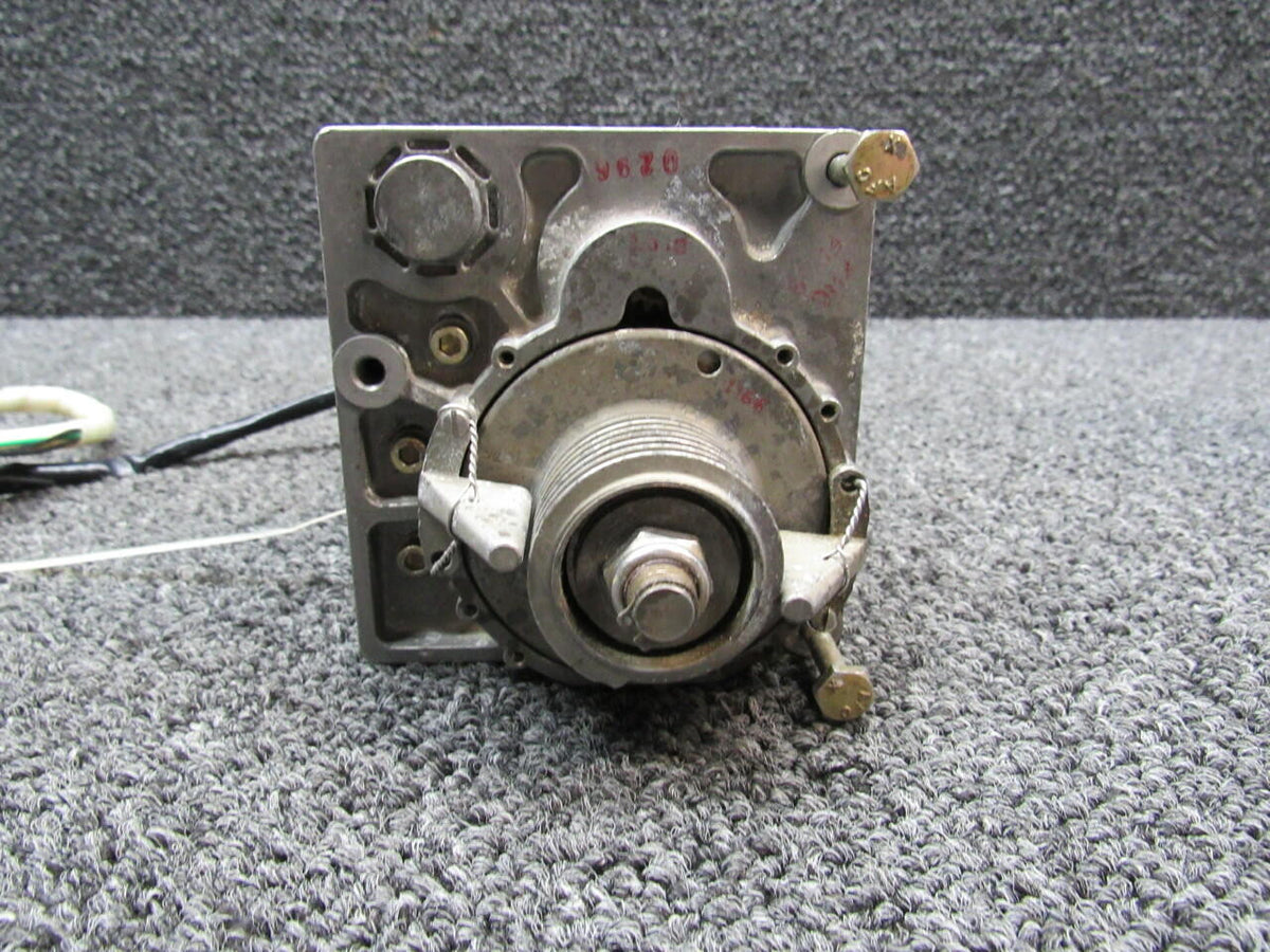 Bendix / King 065-0050-04 Mooney M20R Bendix / King KS 177 Pitch Servo 14-28V, 5-2.5A