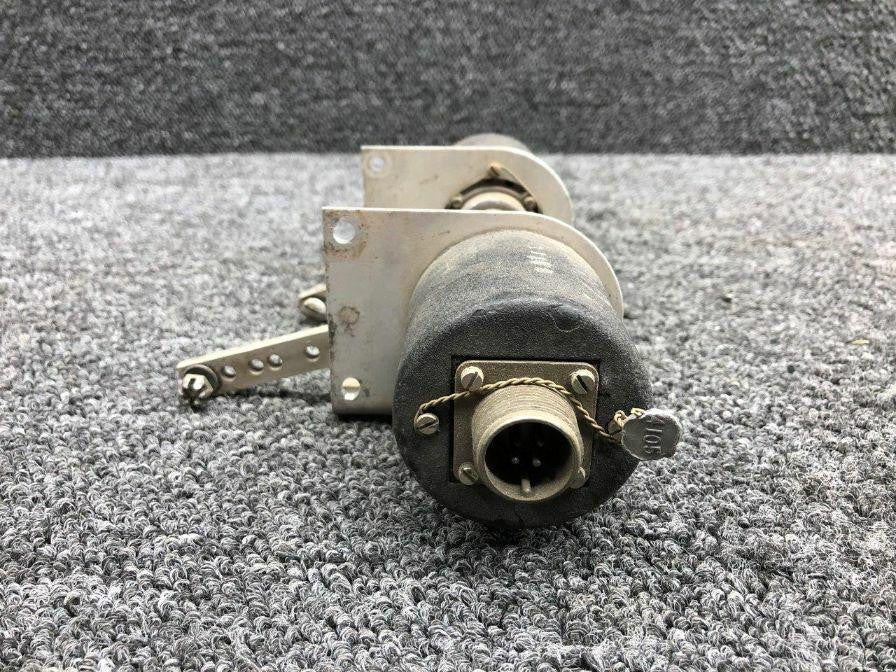 Lear Inc 708880 M/N 1408A-2 Lear Inc Autopilot Follow Up Assy W/ Bracket 14V SA