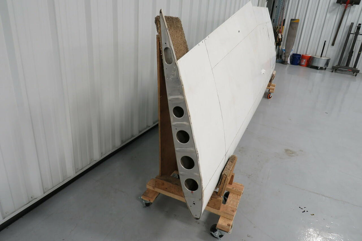 0523005-200 WEU 0523005-214 Cessna 172G RH Wing Assembly