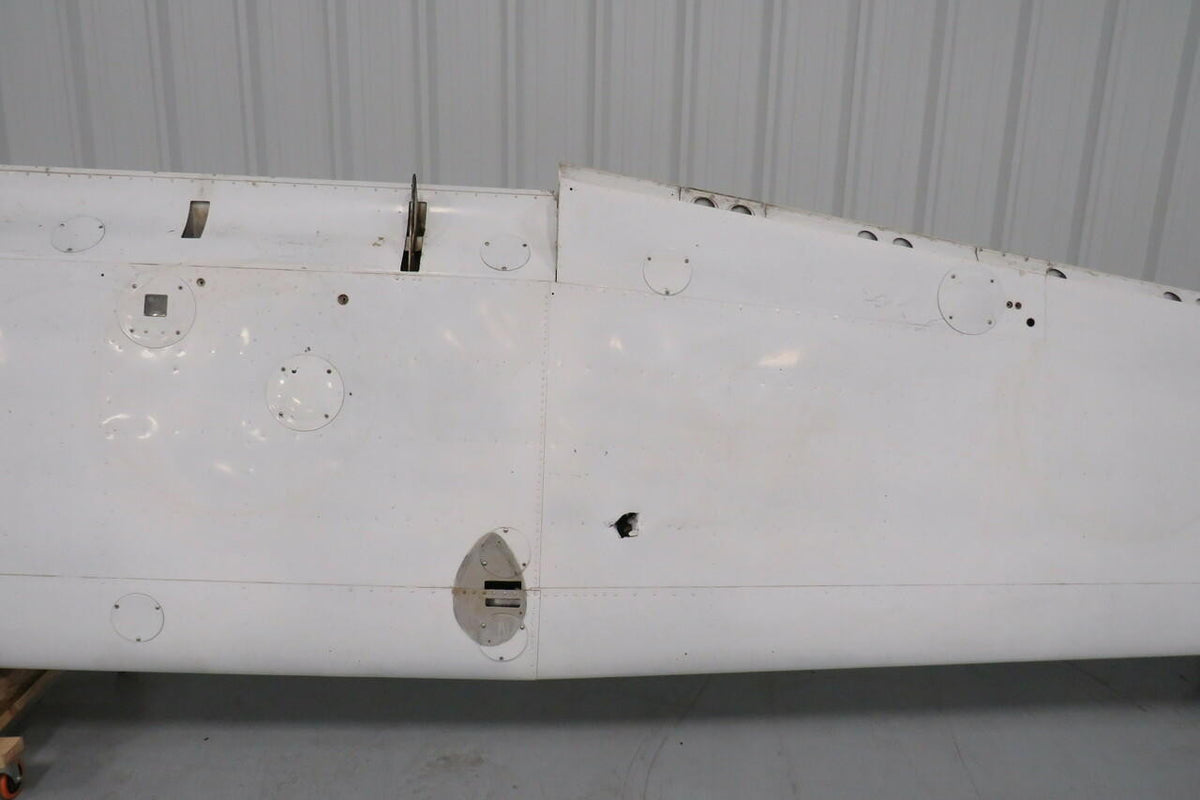 0523005-200 WEU 0523005-214 Cessna 172G RH Wing Assembly