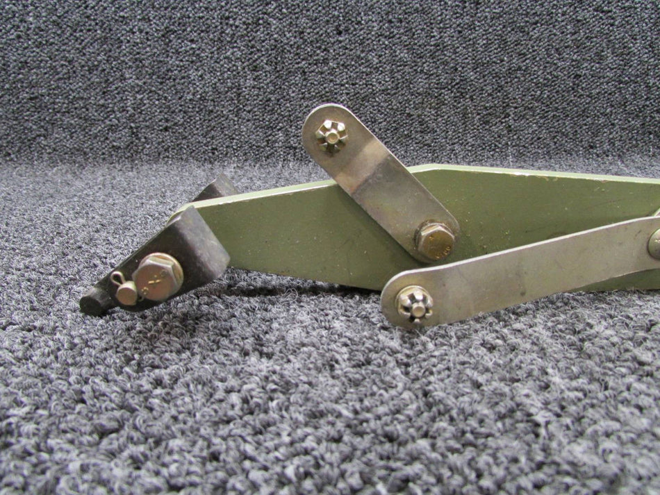 0760675-5, 0760130-1, 0761202-2 Cessna 182T Elevator Bellcrank Rear w Links