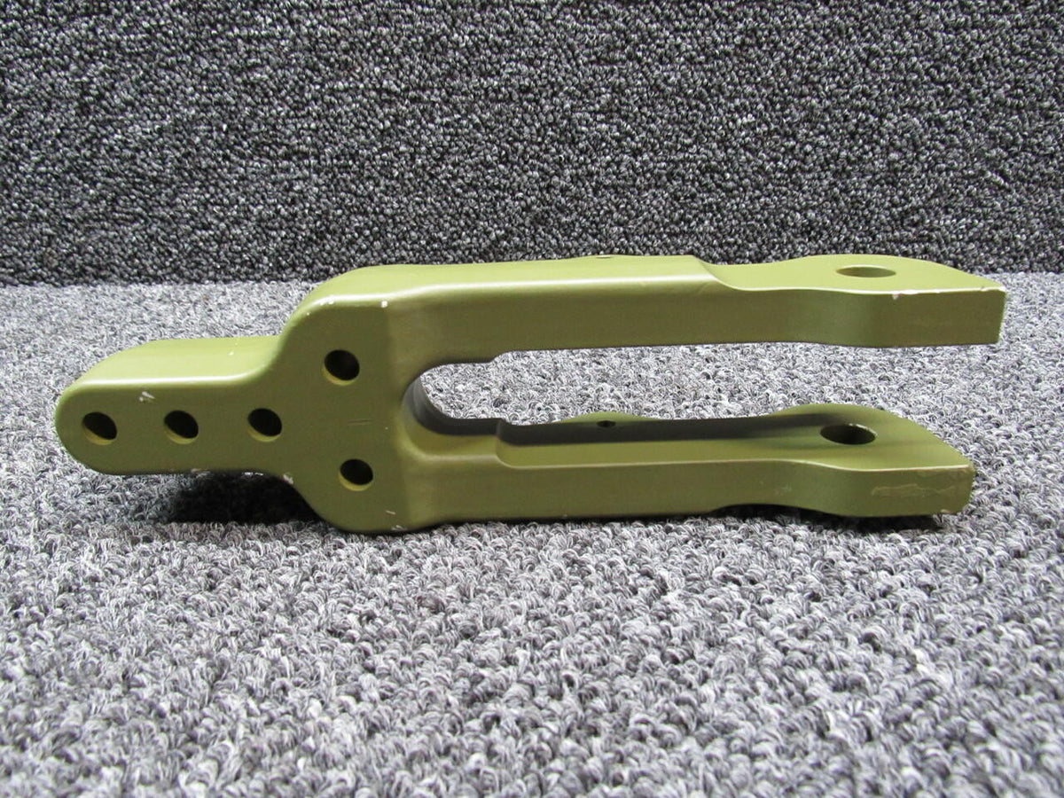 Cessna 0523614-1 Cessna 182P Fitting Wing Strut Upper Zinced