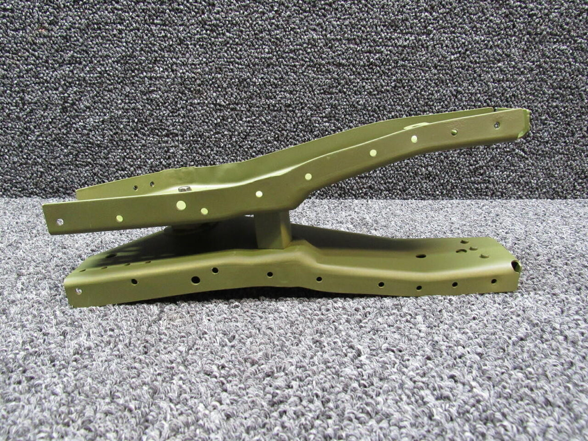 Cessna 0712621-7 / 0712621-8 Cessna 182P Bulkhead Elevator Bellcrank LH / RH Zinced