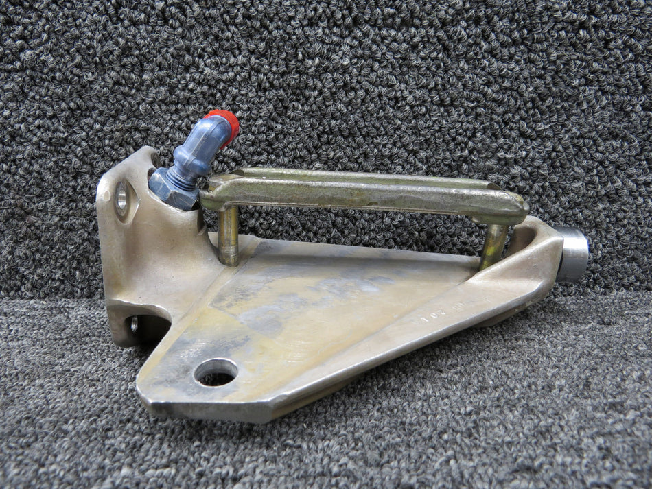 1241004-2 Cessna 210 Main Gear Saddle Assembly RH