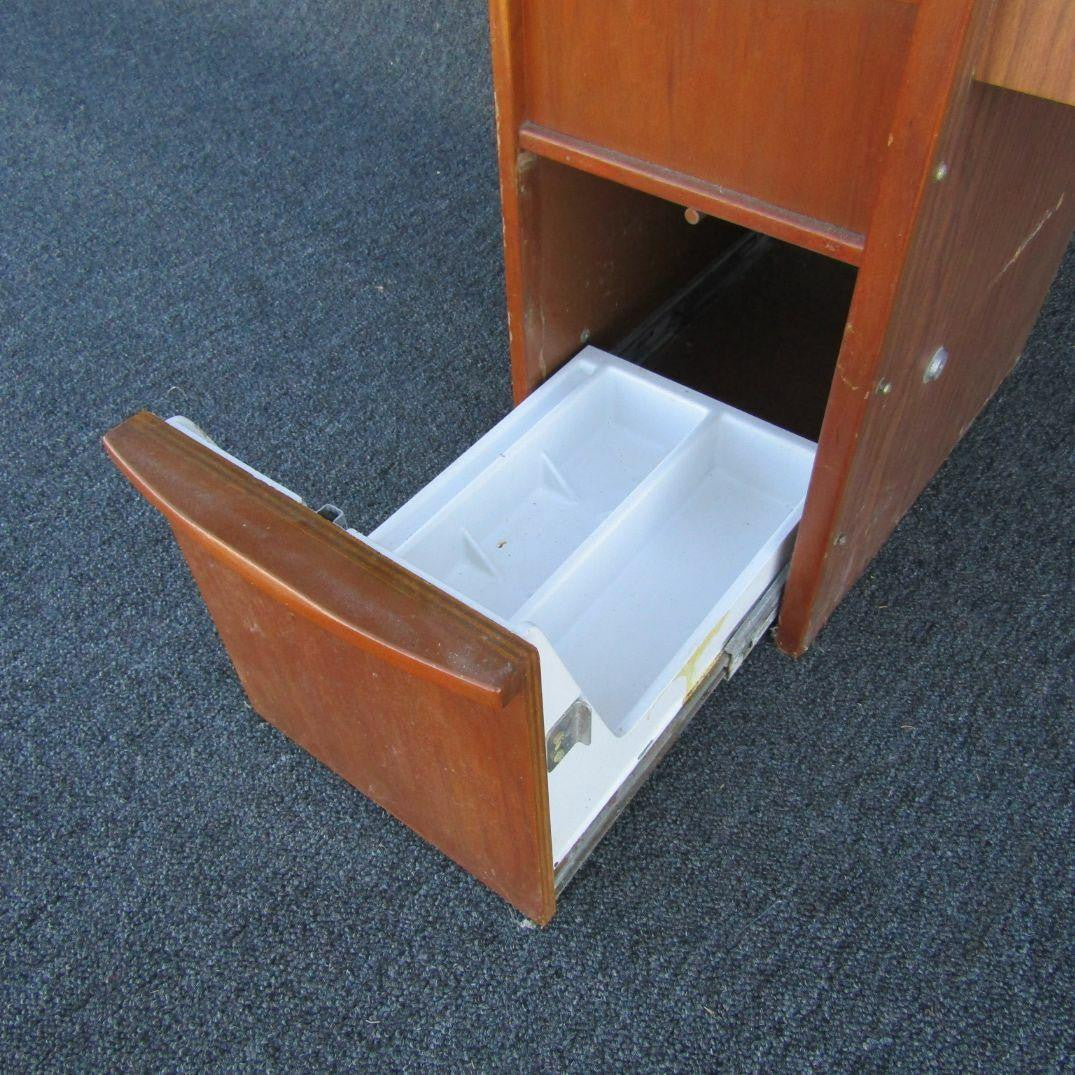 Piper 554-424 Piper PA-31T Refreshment Cabinet