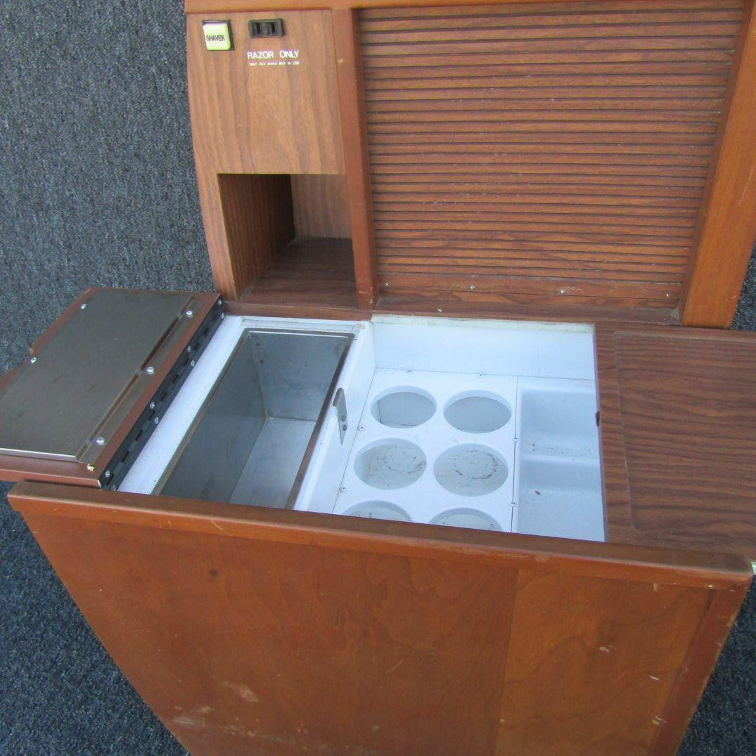 Piper 554-424 Piper PA-31T Refreshment Cabinet, Oak