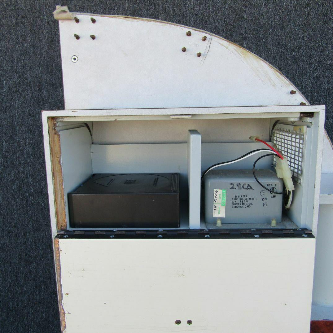 Piper 554-424 Piper PA-31T Refreshment Cabinet, Cherry