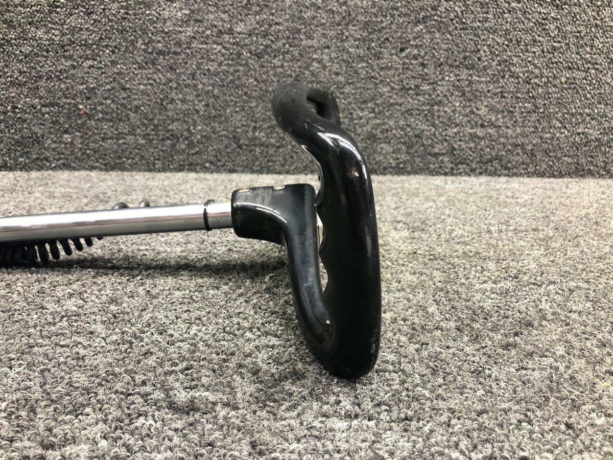 Cessna 0513332-201 / 0413213-10 Cessna 172G Control Wheel W/ Mic Switch L 15, D 0.63